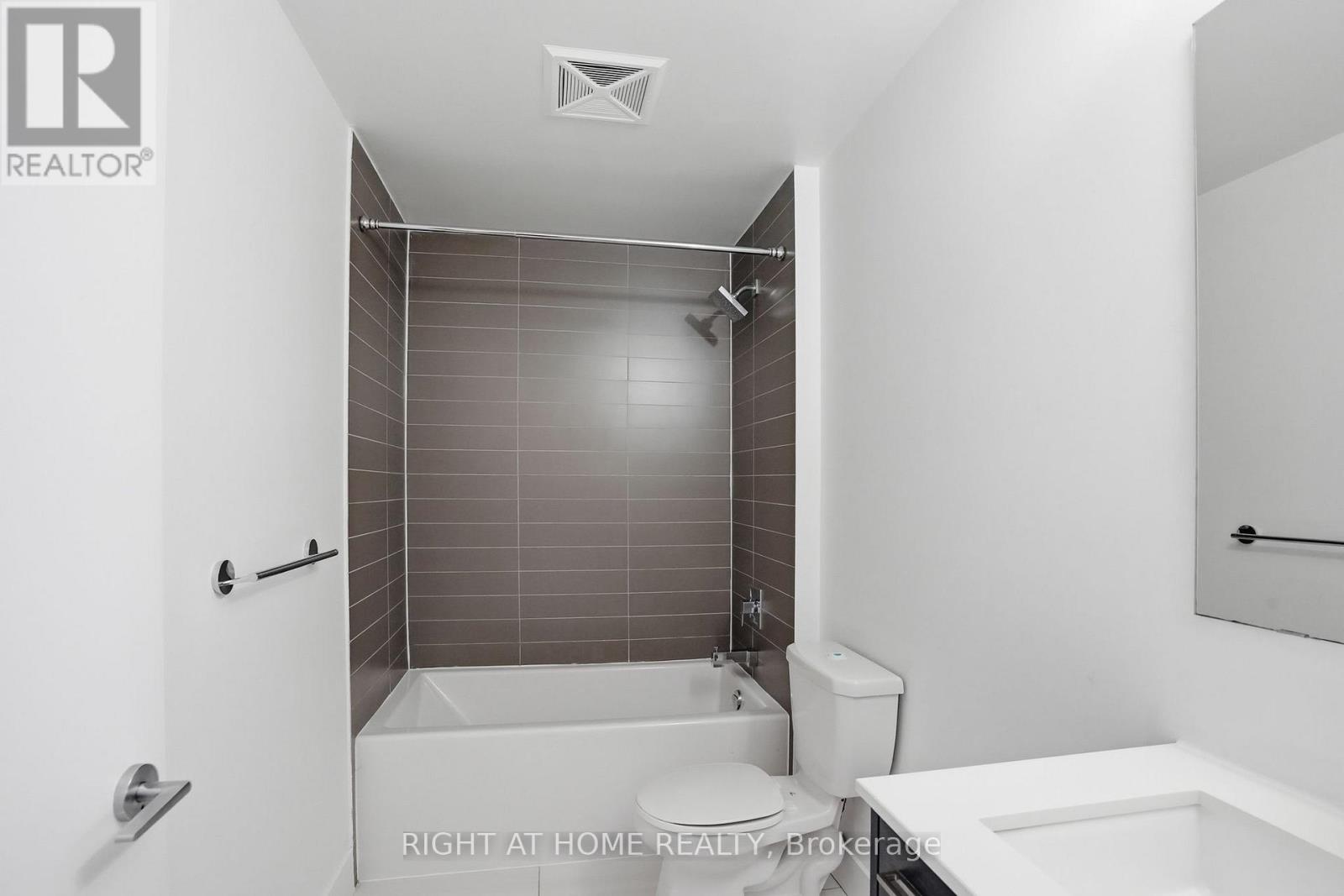 311 - 90 TRINITY STREET, Toronto (Moss Park), Ontario, M5A0E4 — Photo 14