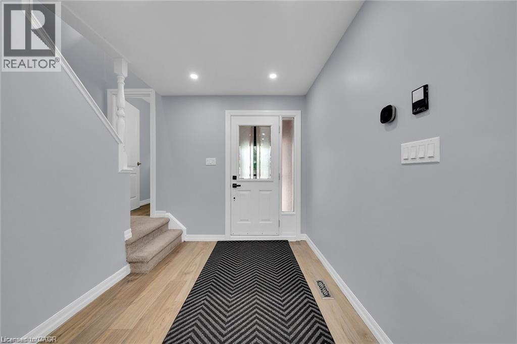 451 WOODVIEW Road Unit# 4, Burlington, Ontario, L7N2Z9 — Photo 4