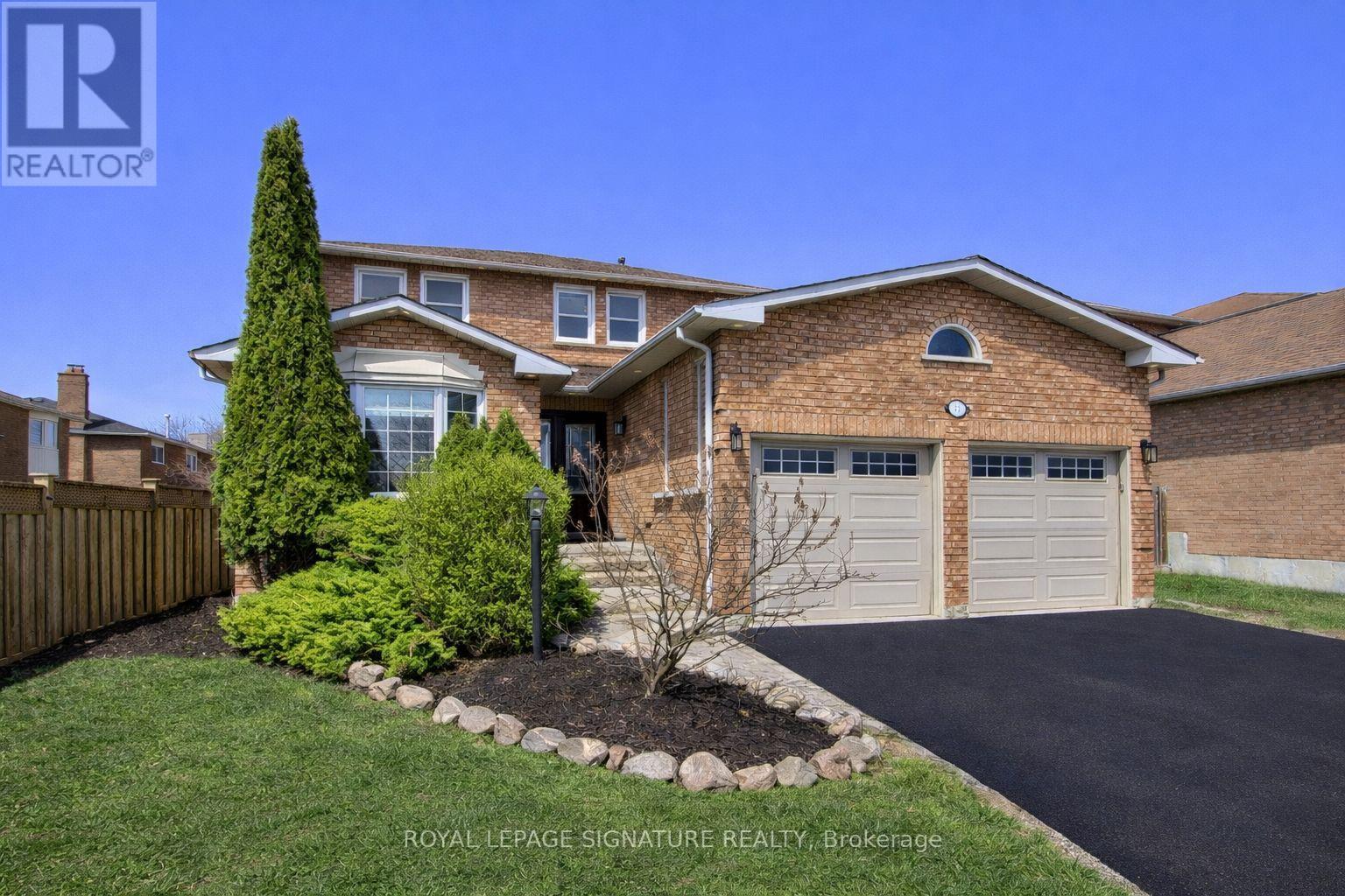 43 FALSTAFF CRESCENT, Whitby (Rolling Acres), Ontario, L1R1W3 — Photo 2