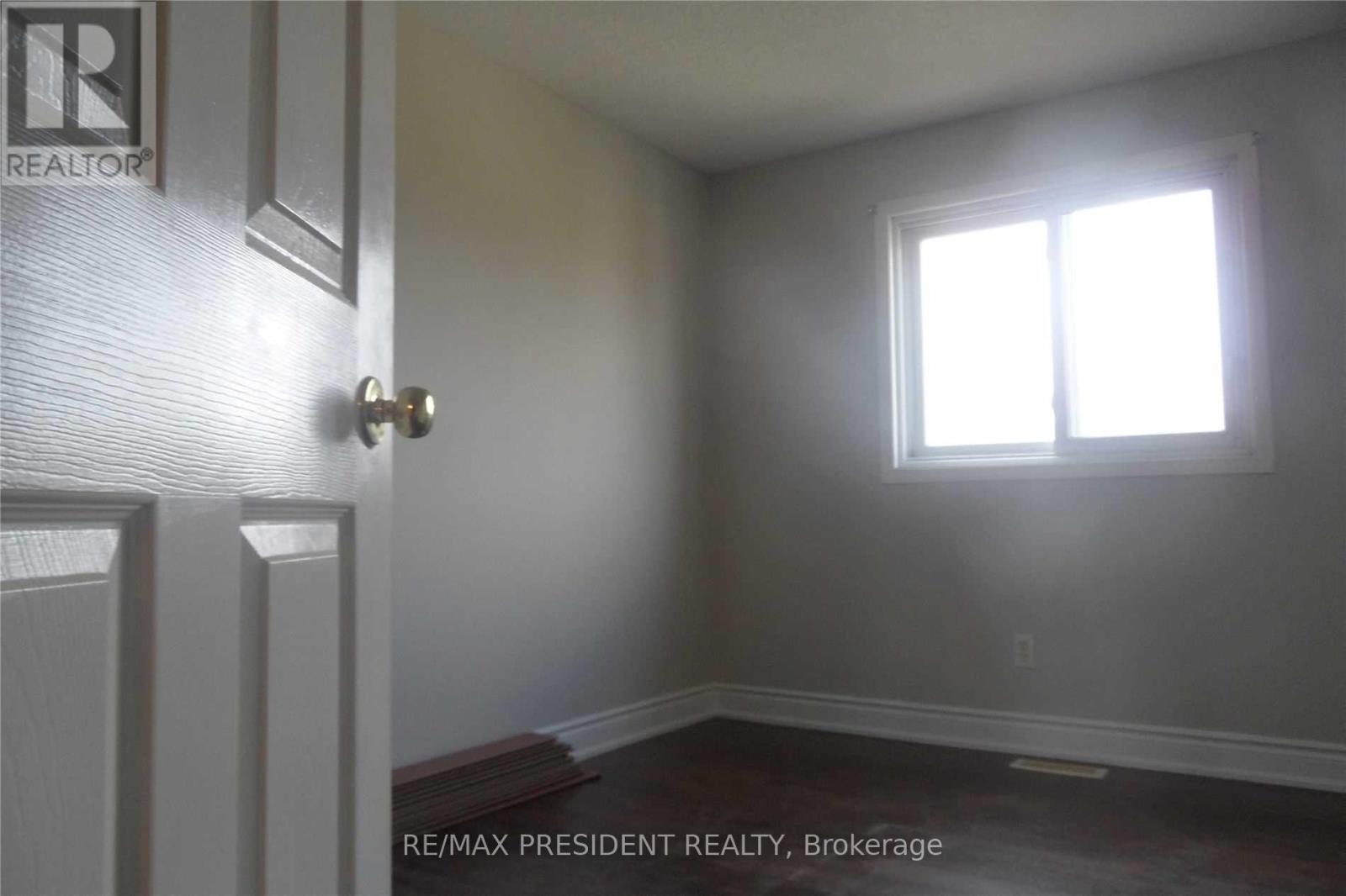 135 ACTIVA AVENUE, Kitchener, Ontario, N2E3T3 — Photo 10