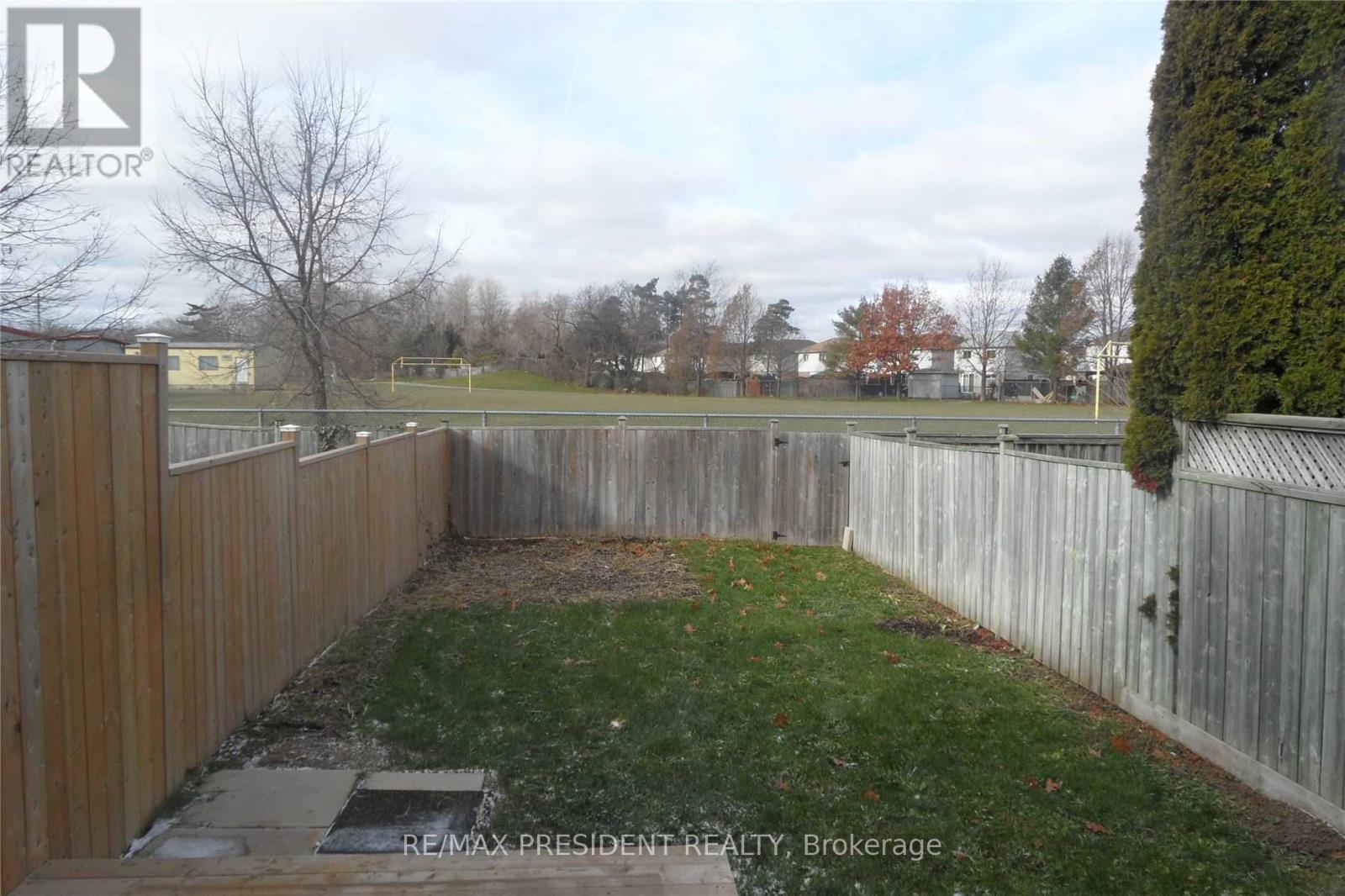 135 ACTIVA AVENUE, Kitchener, Ontario, N2E3T3 — Photo 11