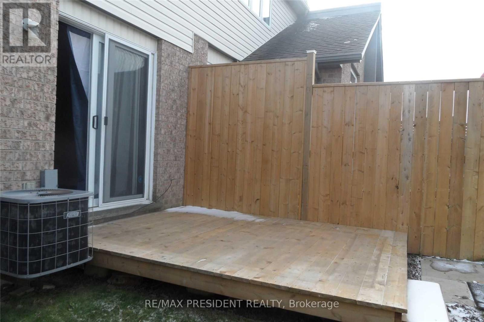 135 ACTIVA AVENUE, Kitchener, Ontario, N2E3T3 — Photo 12