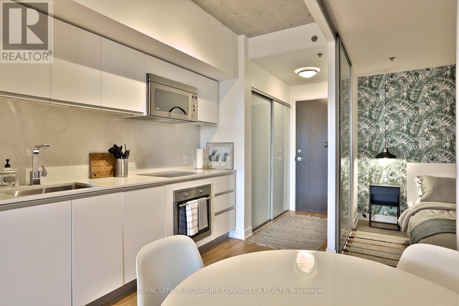 830 - 20 MINOWAN MIIKAN LANE, Toronto (Little Portugal), Ontario, M6J0E5 — Photo 4