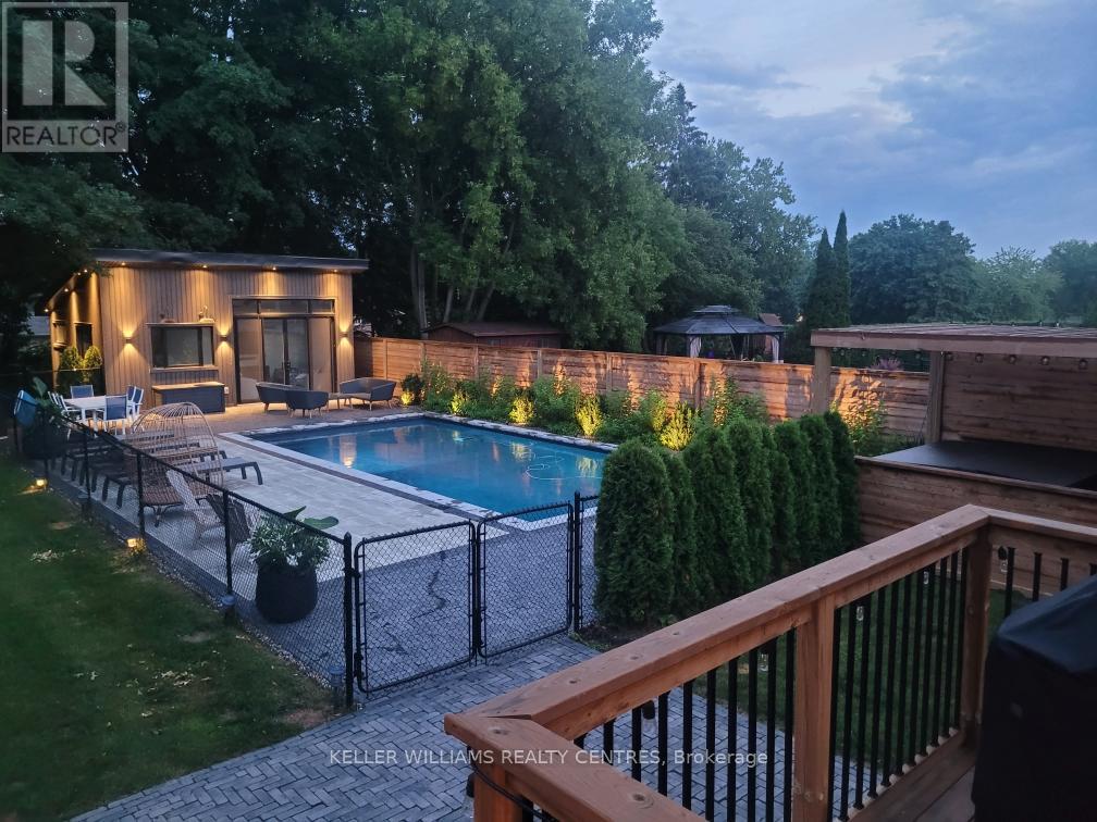 49 JENNIFER CRESCENT, East Gwillimbury (Sharon), Ontario, L0G1V0 — Photo 2