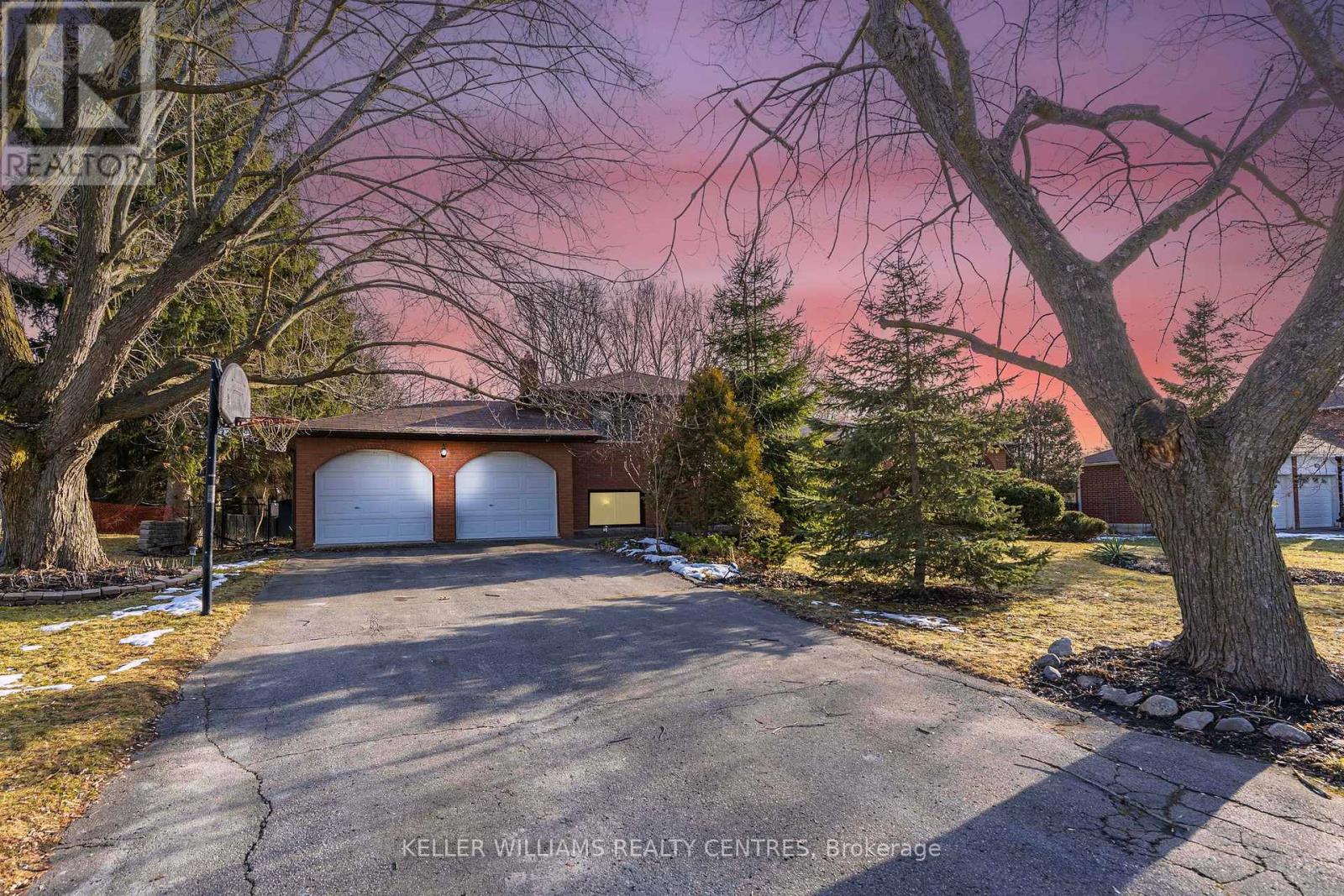 49 JENNIFER CRESCENT, East Gwillimbury (Sharon), Ontario, L0G1V0 — Photo 3
