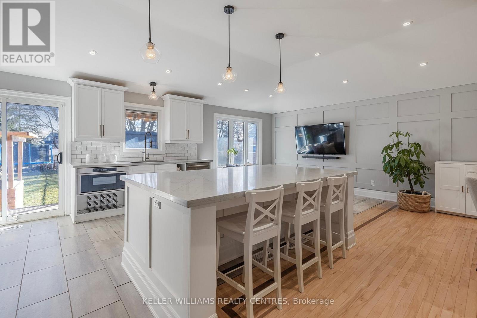 49 JENNIFER CRESCENT, East Gwillimbury (Sharon), Ontario, L0G1V0 — Photo 4