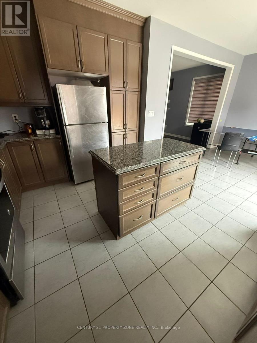 19 AVERILL ROAD, Brampton (Northwest Brampton), Ontario, L7A5A7 — Photo 2