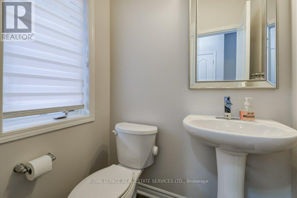 329 GOODING CRESCENT, Milton (FO Ford), Ontario, L9E0A9 — Photo 8