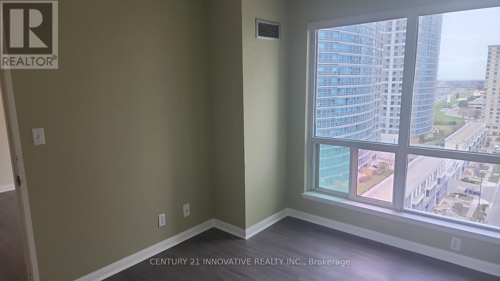 1705 - 18 LEE CENTRE DRIVE, Toronto (Woburn), Ontario, M1H3H5 — Photo 3