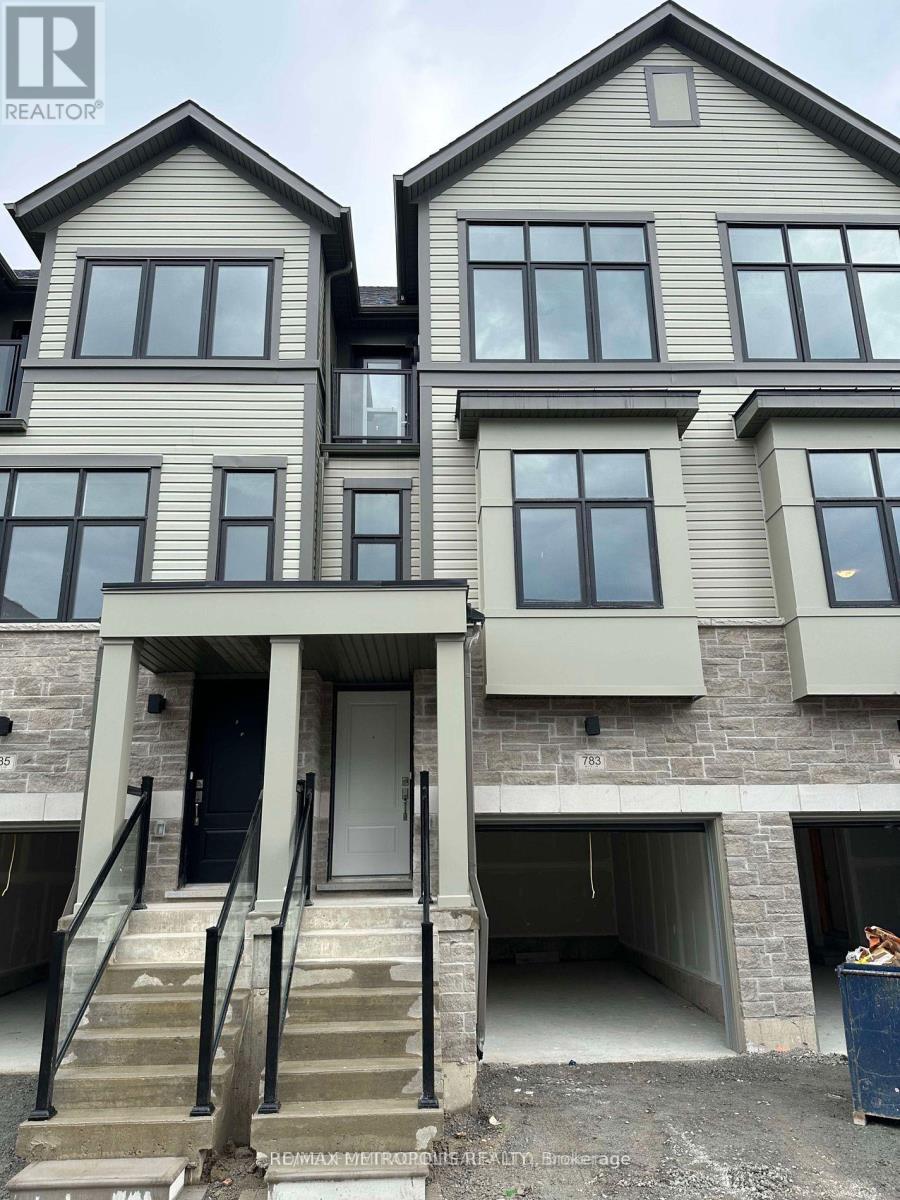 783 KOOTENAY PATH, Oshawa (Donevan), Ontario, L1H0A7 — Photo 2