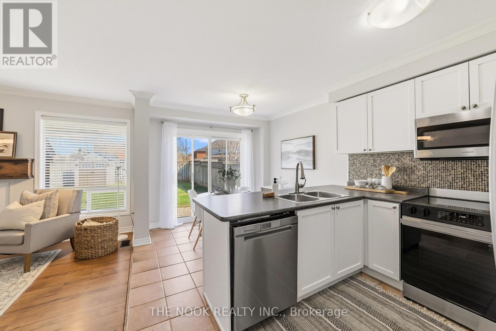 1556 HARWOOD DRIVE, Milton (CL Clarke), Ontario, L9T5K1 — Photo 7