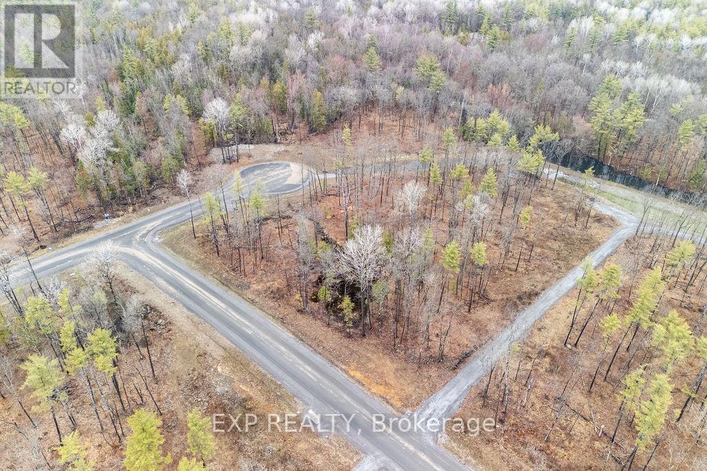 01 BLACK SPRUCE COURT, Greater Madawaska, Ontario, K0J1H0 — Photo 2