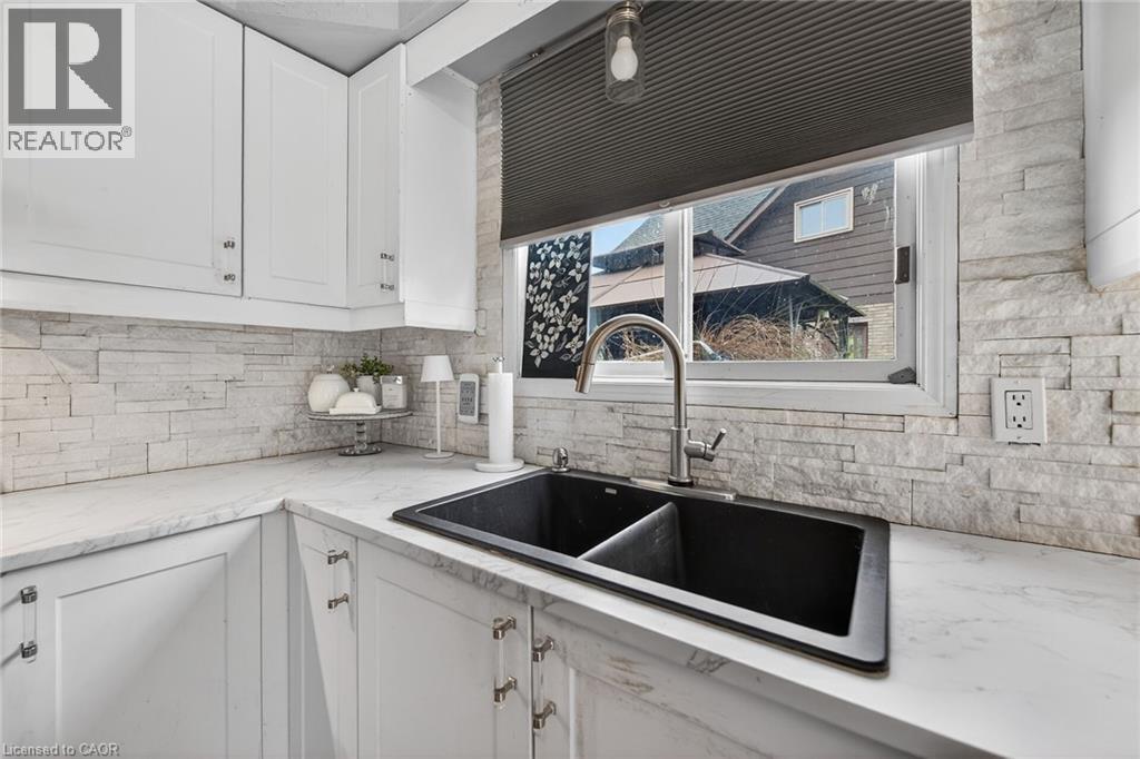 249 LLOYMINN Avenue, Ancaster, Ontario, L9G4C4 — Photo 10