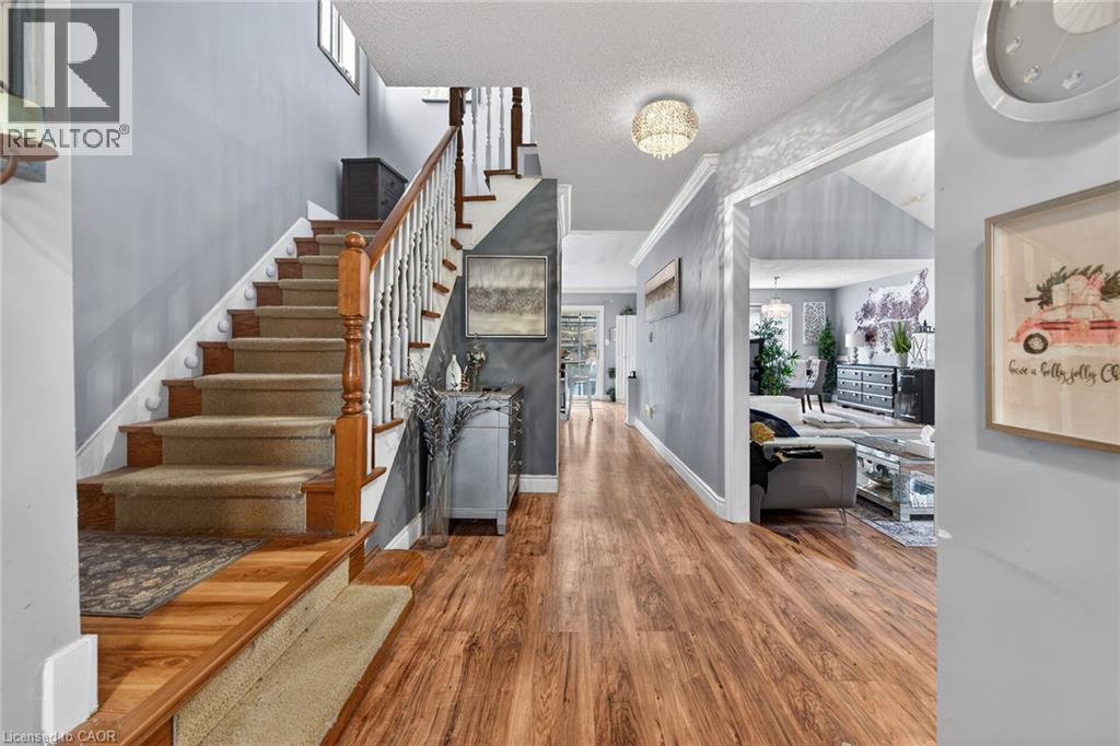 249 LLOYMINN Avenue, Ancaster, Ontario, L9G4C4 — Photo 8