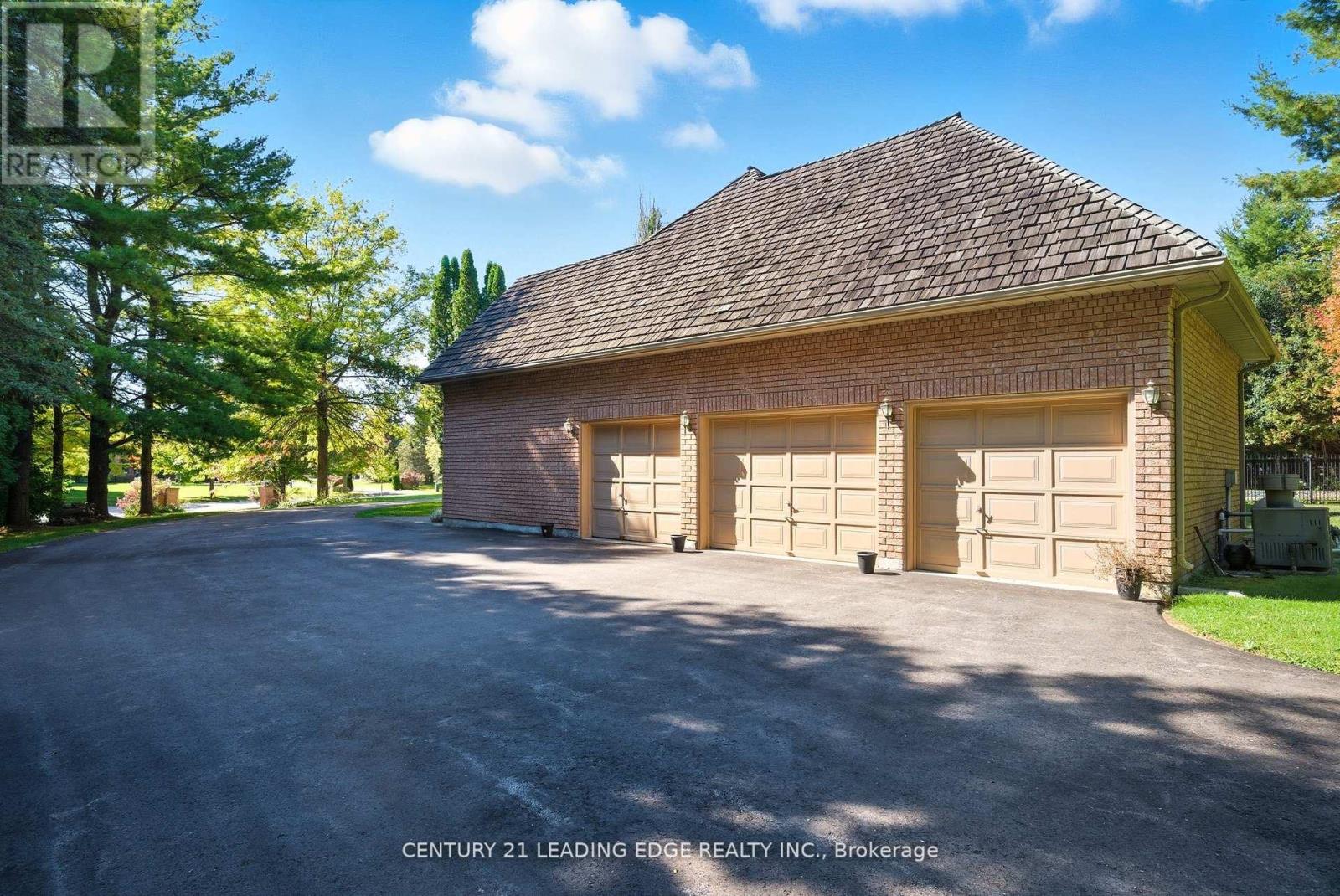 8 BUNHILL COURT, Ajax (Northeast Ajax), Ontario, L1Z1X5 — Photo 7