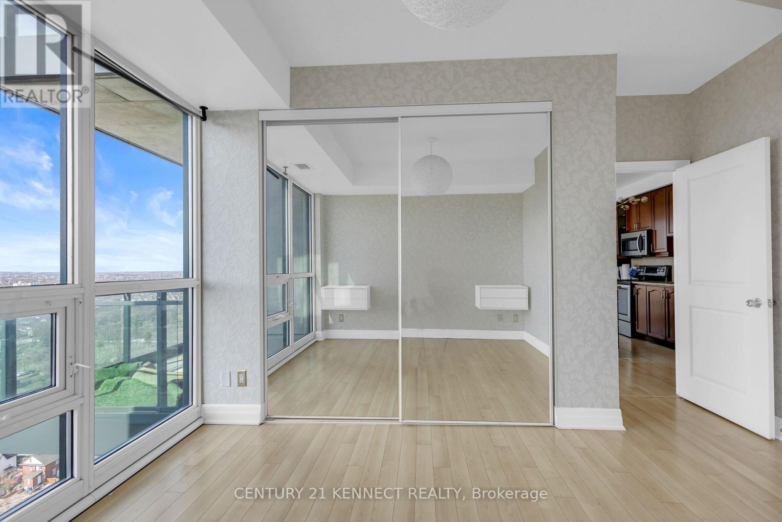 2408 - 100 JOHN STREET, Brampton (Downtown Brampton), Ontario, L6N2S8 — Photo 16