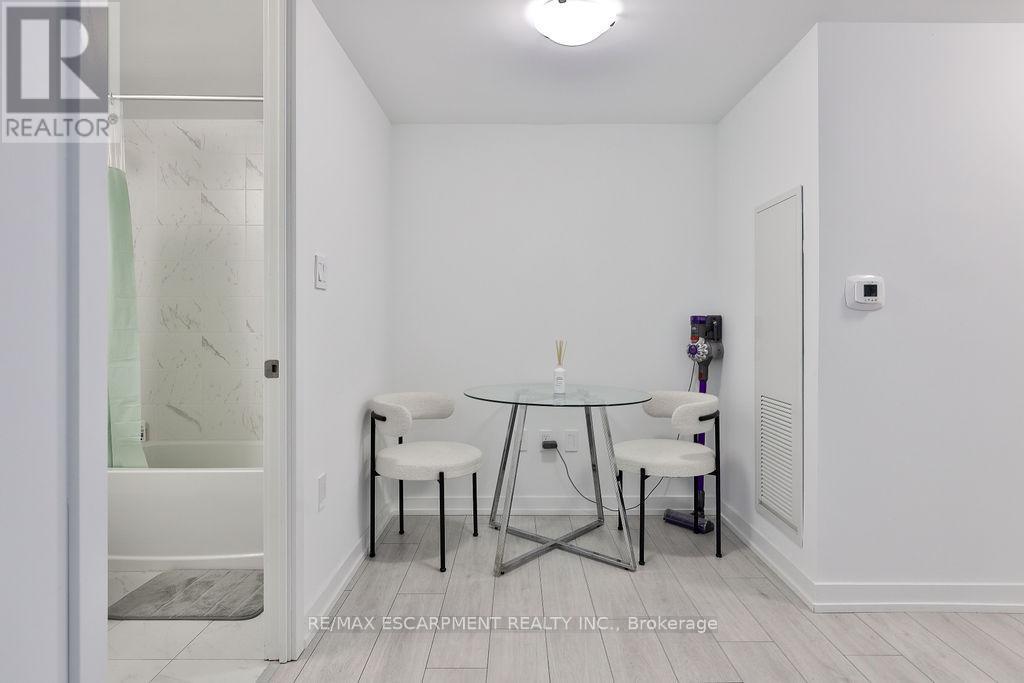 606 - 556 MARLEE AVENUE, Toronto (Yorkdale-Glen Park), Ontario, M6B0B1 — Photo 9