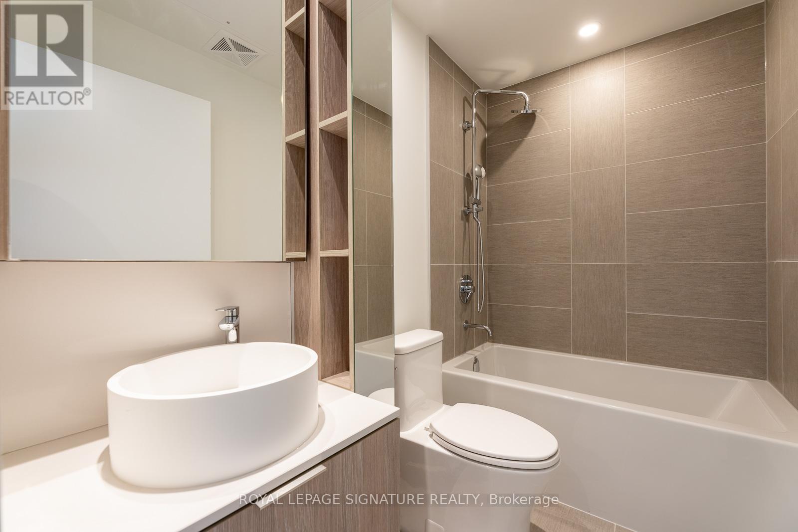 916 - 28 ANN STREET, Mississauga (Port Credit), Ontario, L5G0E1 — Photo 3