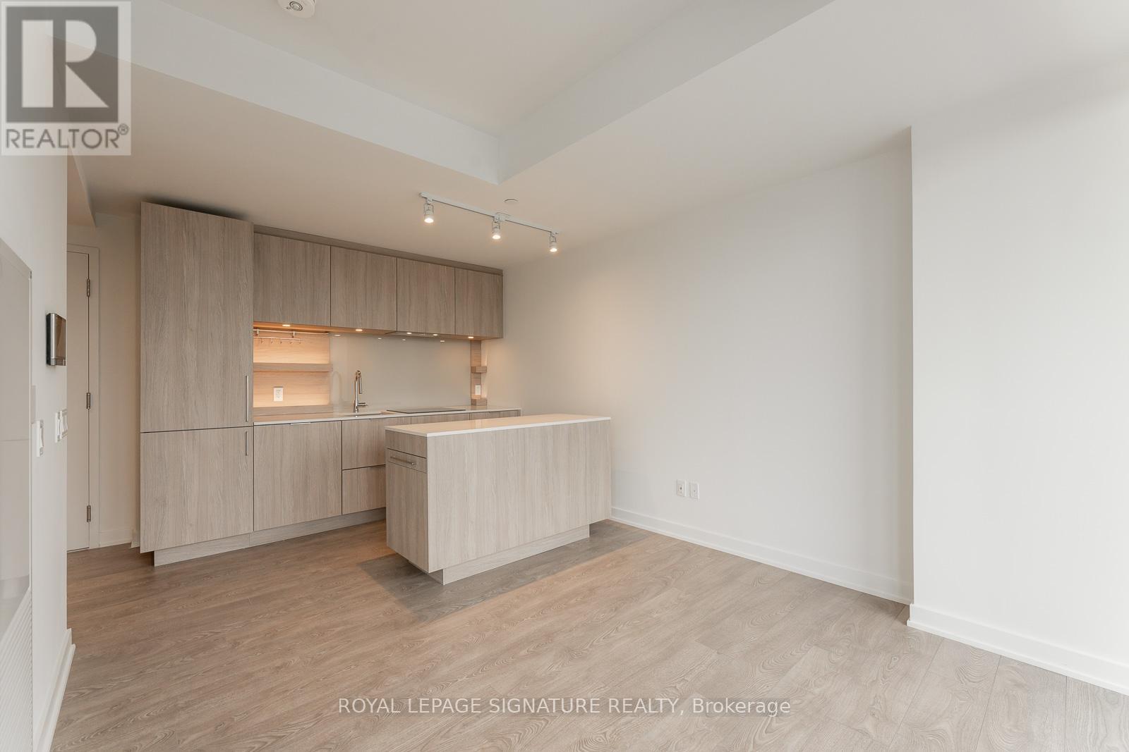 916 - 28 ANN STREET, Mississauga (Port Credit), Ontario, L5G0E1 — Photo 6