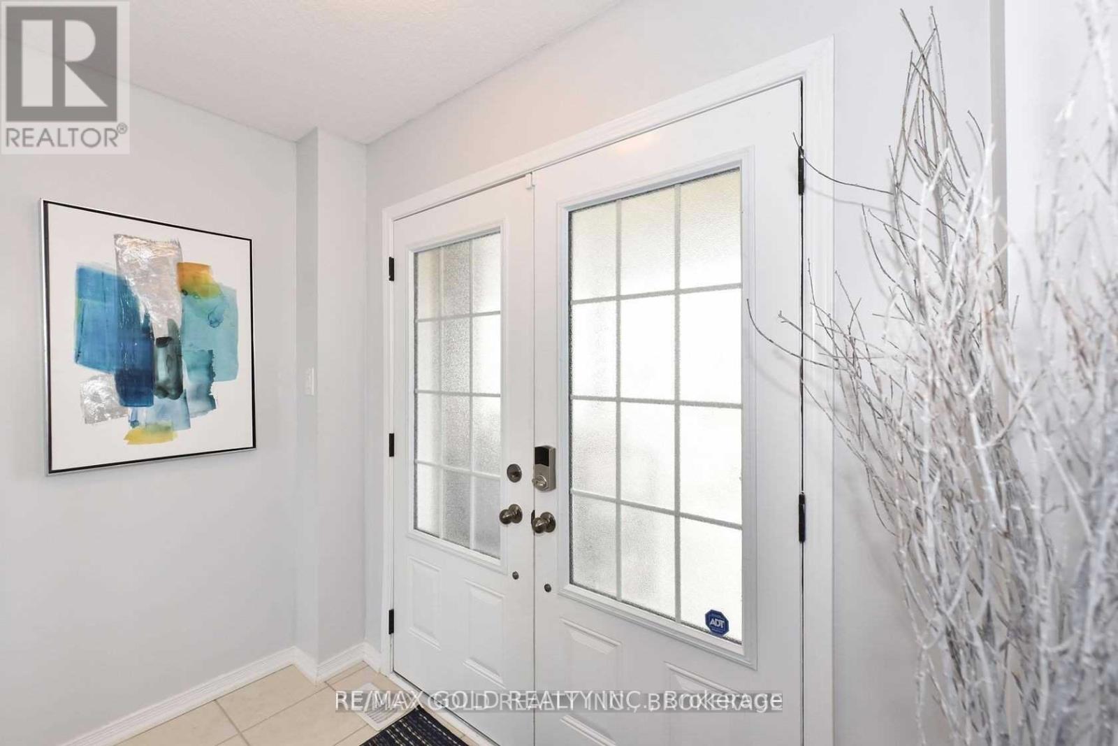 472 QUEEN MARY DRIVE, Brampton (Northwest Brampton), Ontario, L7A4L2 — Photo 2