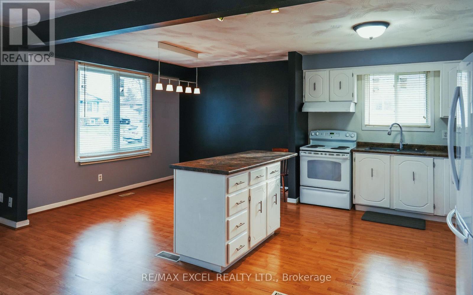 8061 PADDOCK TRAIL DRIVE, Niagara Falls (Ascot), Ontario, L2H1W8 — Photo 7