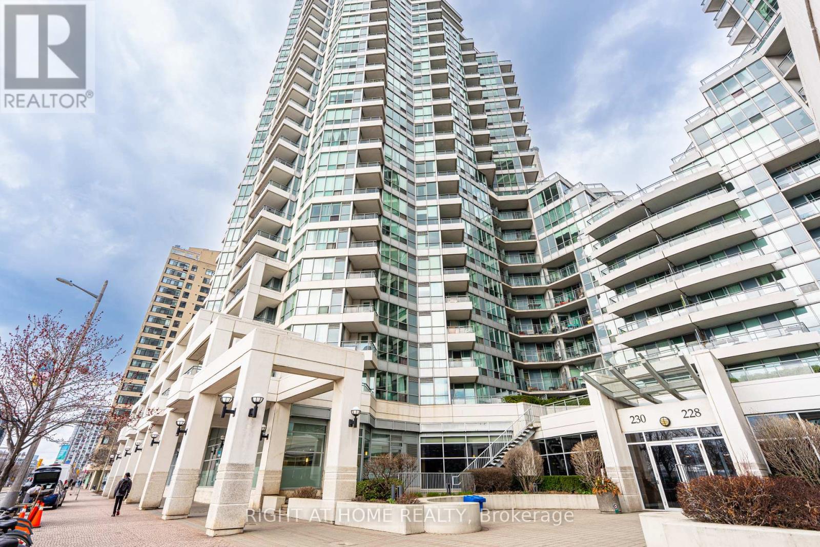 918 - 230 QUEENS QUAY W, Toronto (Waterfront Communities), Ontario, M5J2Y7 — Photo 6