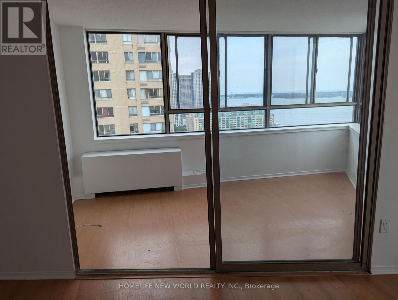 2501 - 270 QUEENS QUAY W, Toronto (Waterfront Communities), Ontario, M5J2N4 — Photo 15