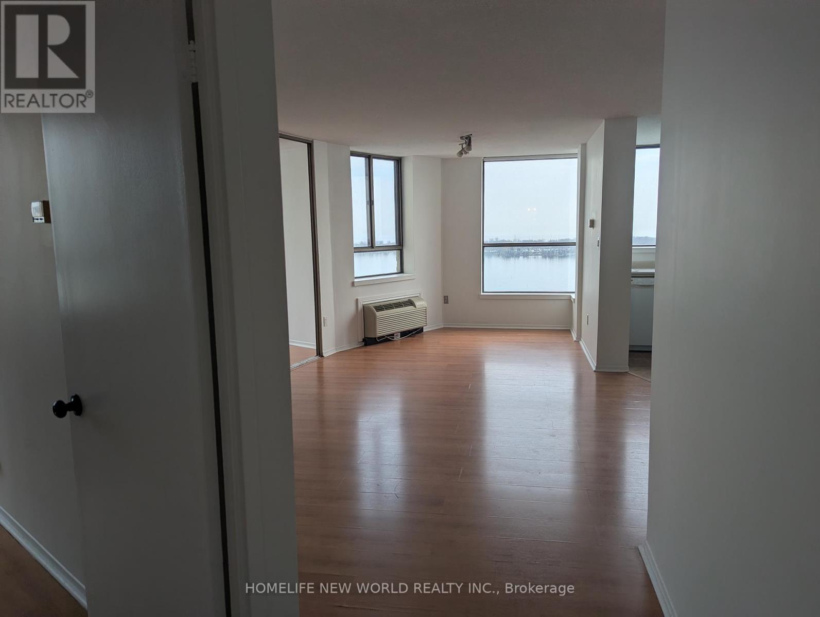 2501 - 270 QUEENS QUAY W, Toronto (Waterfront Communities), Ontario, M5J2N4 — Photo 6