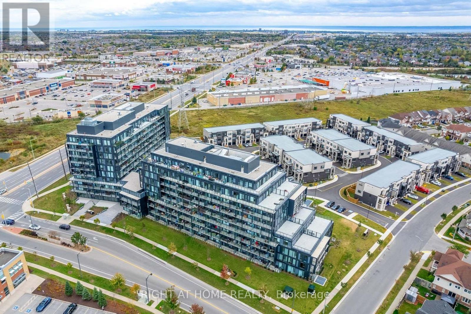 B815 - 3200 DAKOTA COMMON, Burlington (Alton), Ontario, L7M2A8 — Photo 19