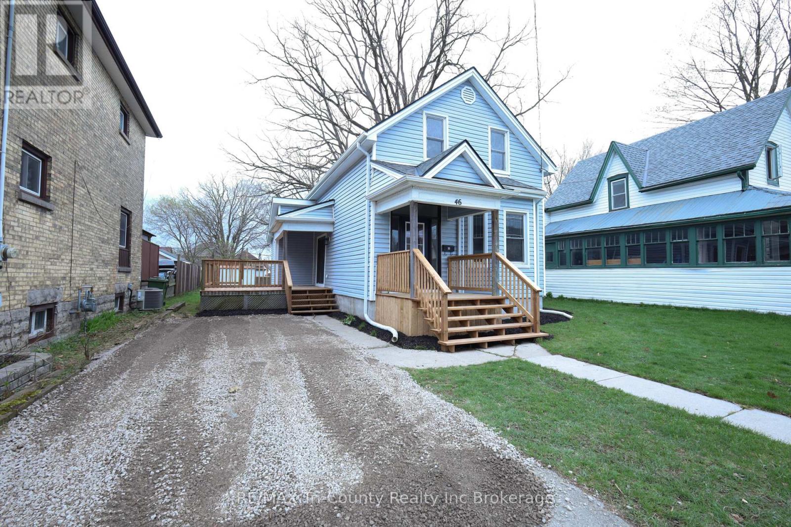46 BALACLAVA STREET, St. Thomas, Ontario, N5P3C4 — Photo 2