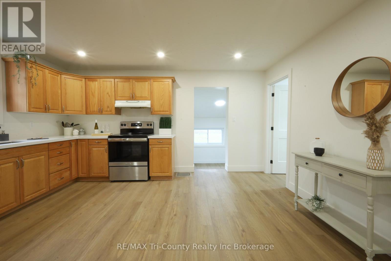 46 BALACLAVA STREET, St. Thomas, Ontario, N5P3C4 — Photo 5