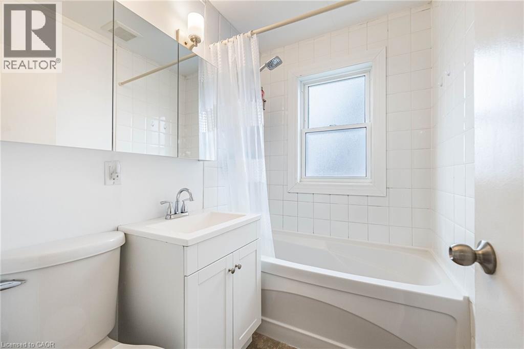 40 N ELLIS Crescent N, Waterloo, Ontario, N2J3N4 — Photo 17