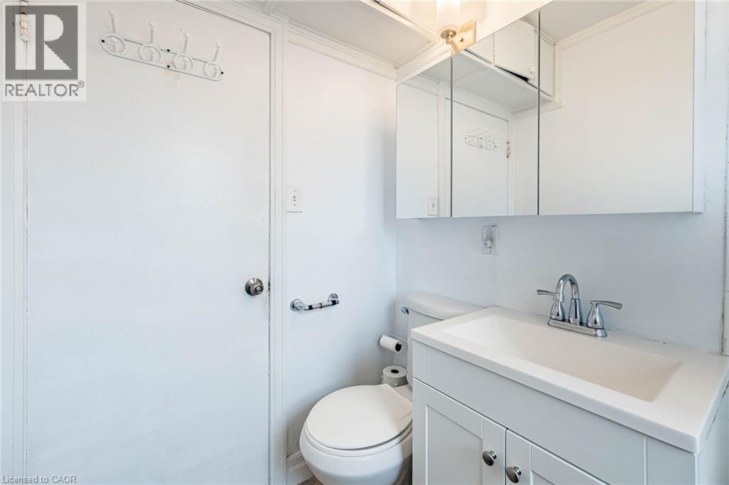 40 N ELLIS Crescent N, Waterloo, Ontario, N2J3N4 — Photo 18