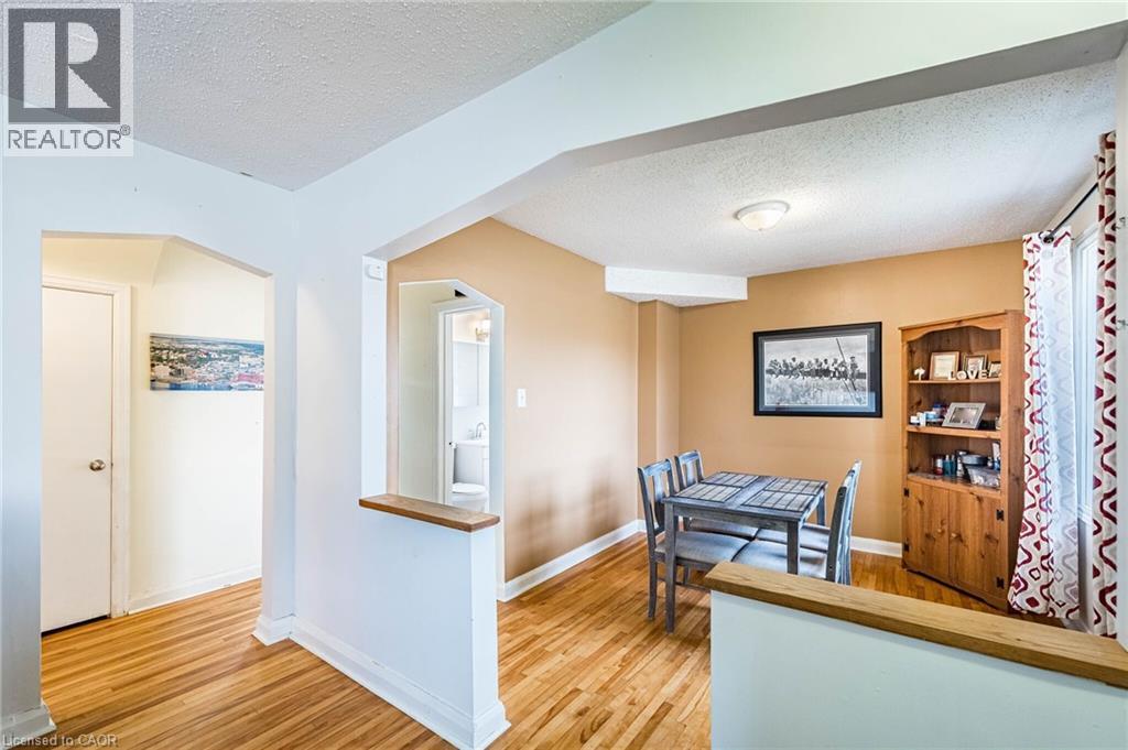 40 N ELLIS Crescent N, Waterloo, Ontario, N2J3N4 — Photo 7