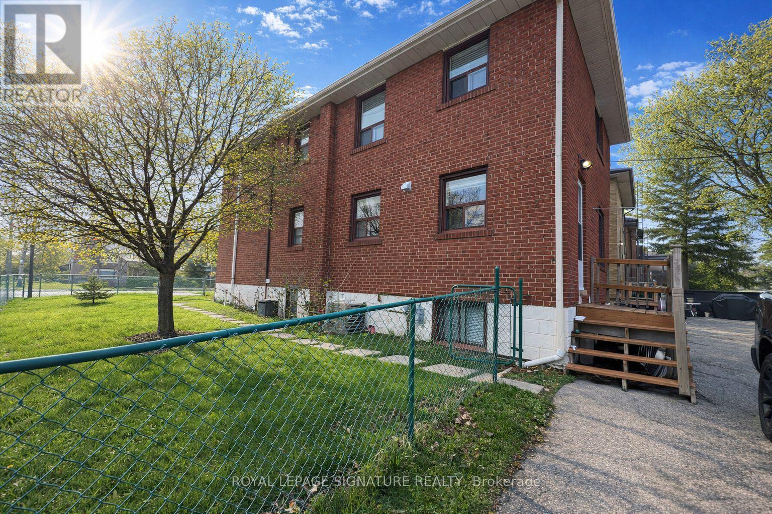 MAIN FLOOR - 5 WESLEY STREET, Toronto (Mimico), Ontario, M8Y2W4 — Photo 2