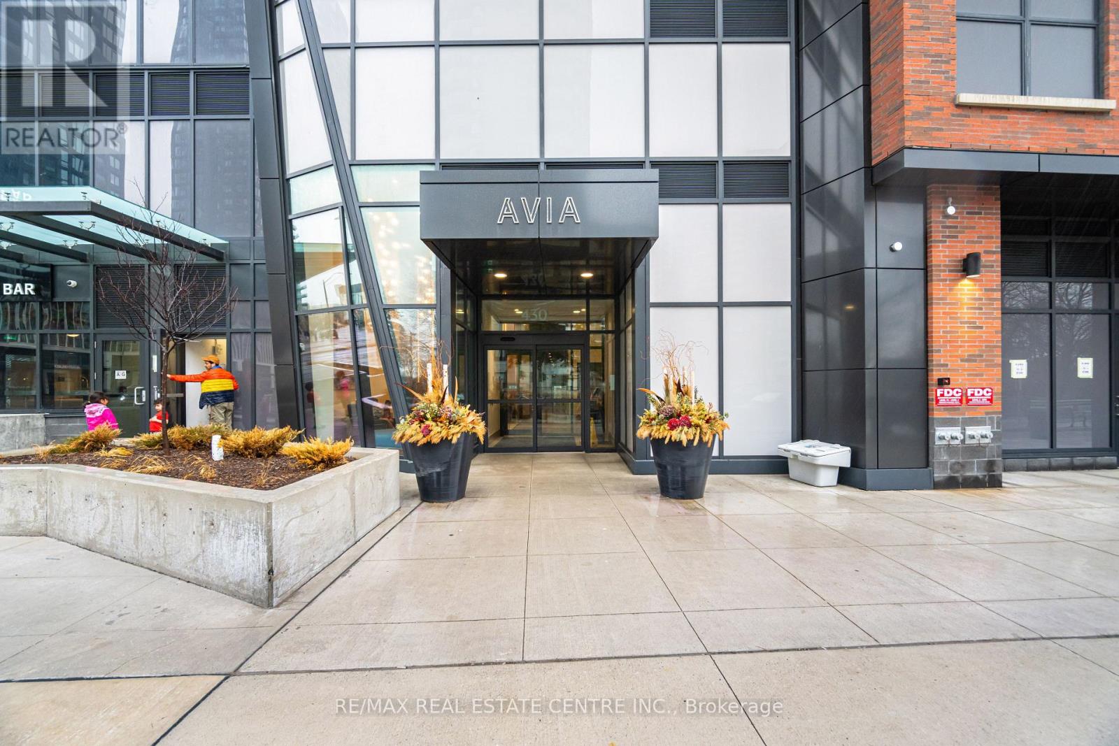 4905 - 430 SQUARE ONE DRIVE, Mississauga (Creditview), Ontario, L5B0L6 — Photo 2