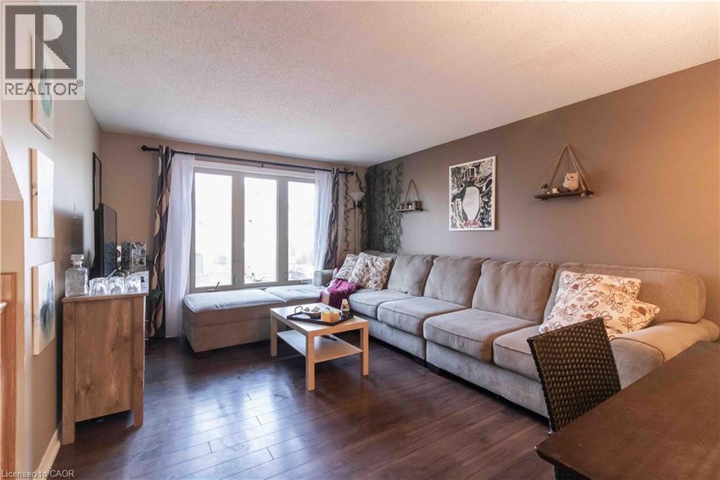 532 PENNY Lane, Waterloo, Ontario, N2T2L2 — Photo 4