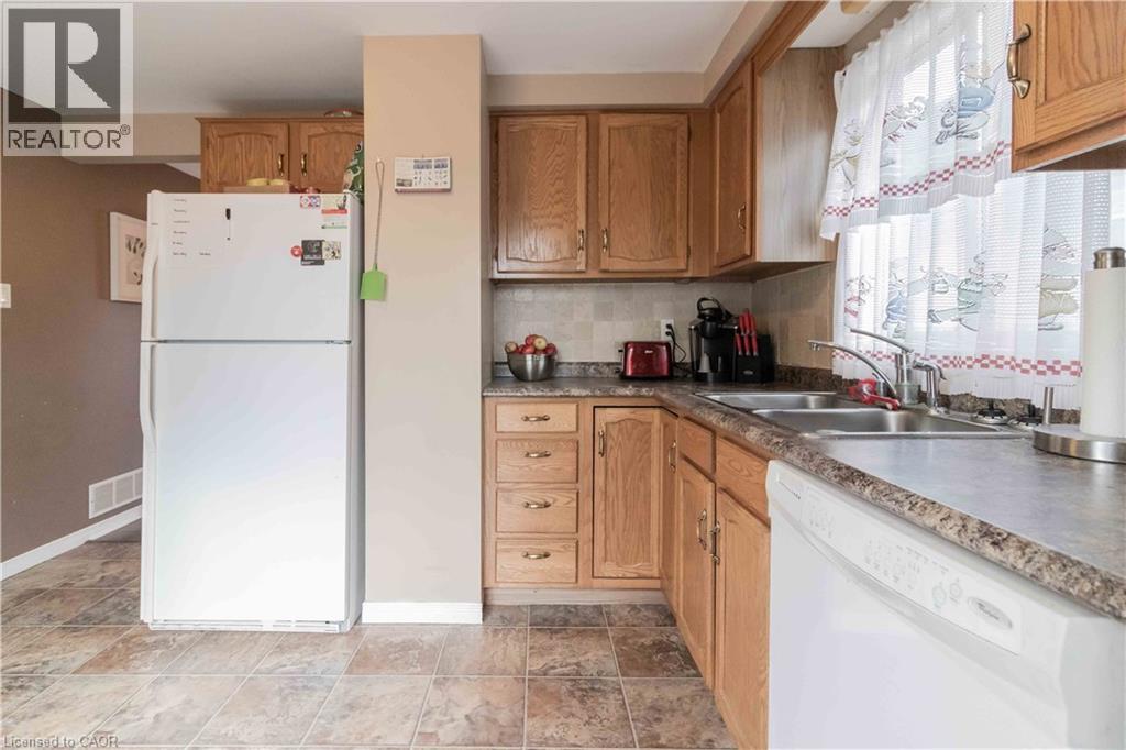 532 PENNY Lane, Waterloo, Ontario, N2T2L2 — Photo 9