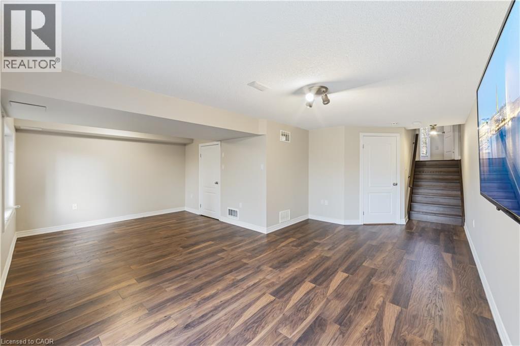 9 LIDDYCOAT Lane Unit# 18, Ancaster, Ontario, L9G0A7 — Photo 36