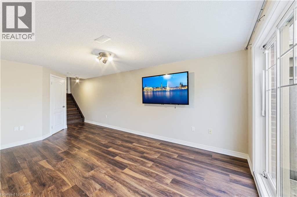 9 LIDDYCOAT Lane Unit# 18, Ancaster, Ontario, L9G0A7 — Photo 38