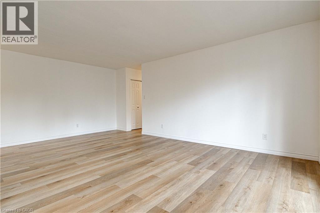 283 FAIRWAY Road N Unit# 405, Kitchener, Ontario, N2A2P1 — Photo 6