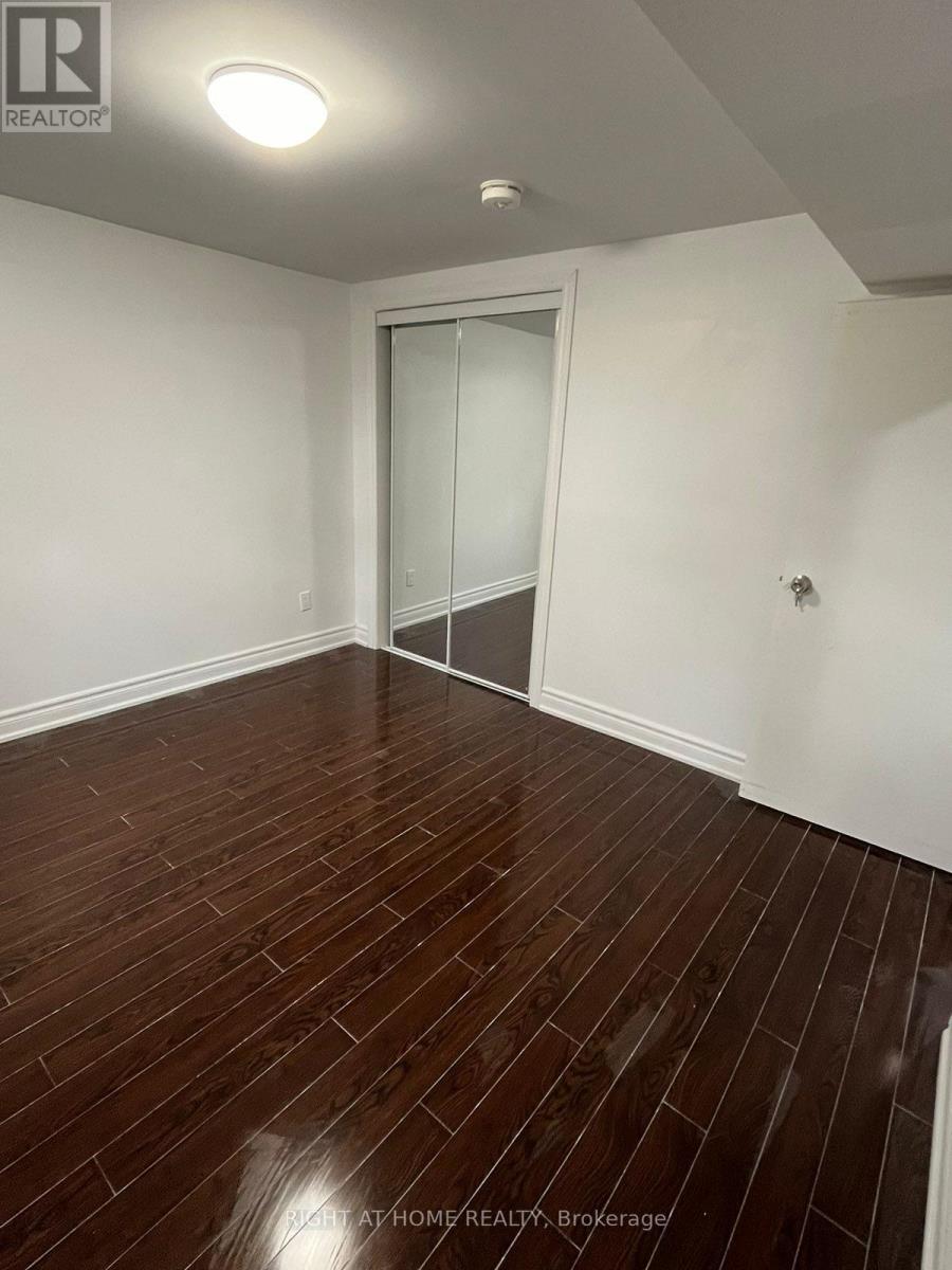 2802 HOLLINGTON CRESCENT, Mississauga (Sheridan), Ontario, L5K1E9 — Photo 3