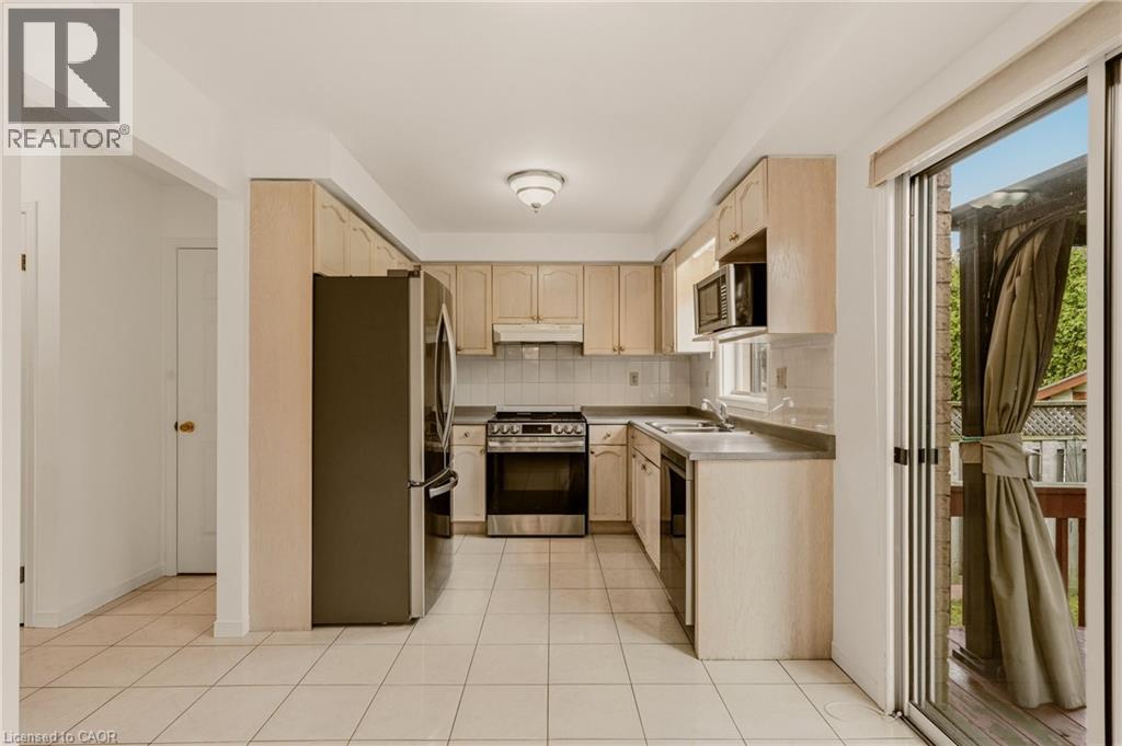 90 LYNNETTE Drive, Hamilton, Ontario, L9B2M5 — Photo 15