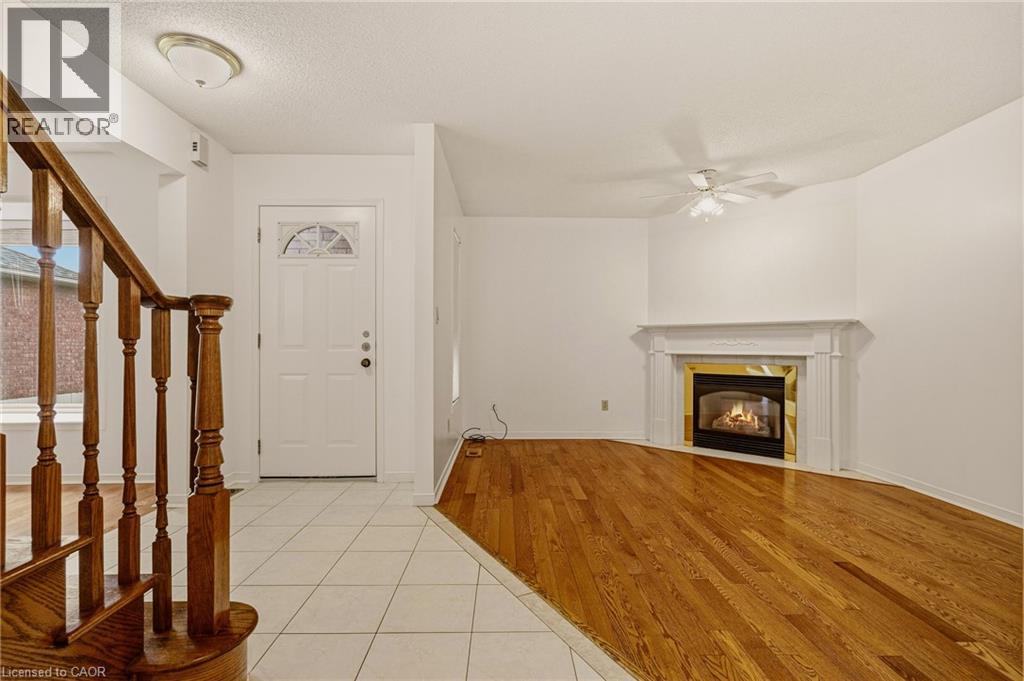 90 LYNNETTE Drive, Hamilton, Ontario, L9B2M5 — Photo 3