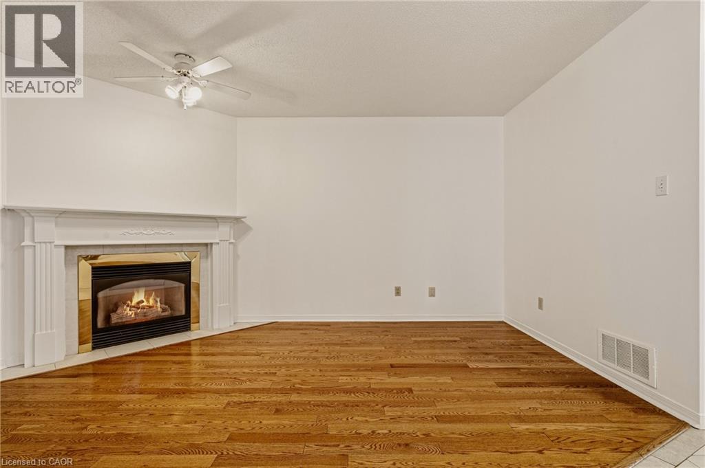 90 LYNNETTE Drive, Hamilton, Ontario, L9B2M5 — Photo 5