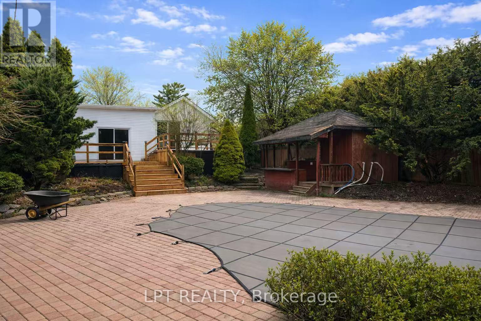 228 PINE COVE ROAD, Burlington (Roseland), Ontario, L7N1W2 — Photo 2