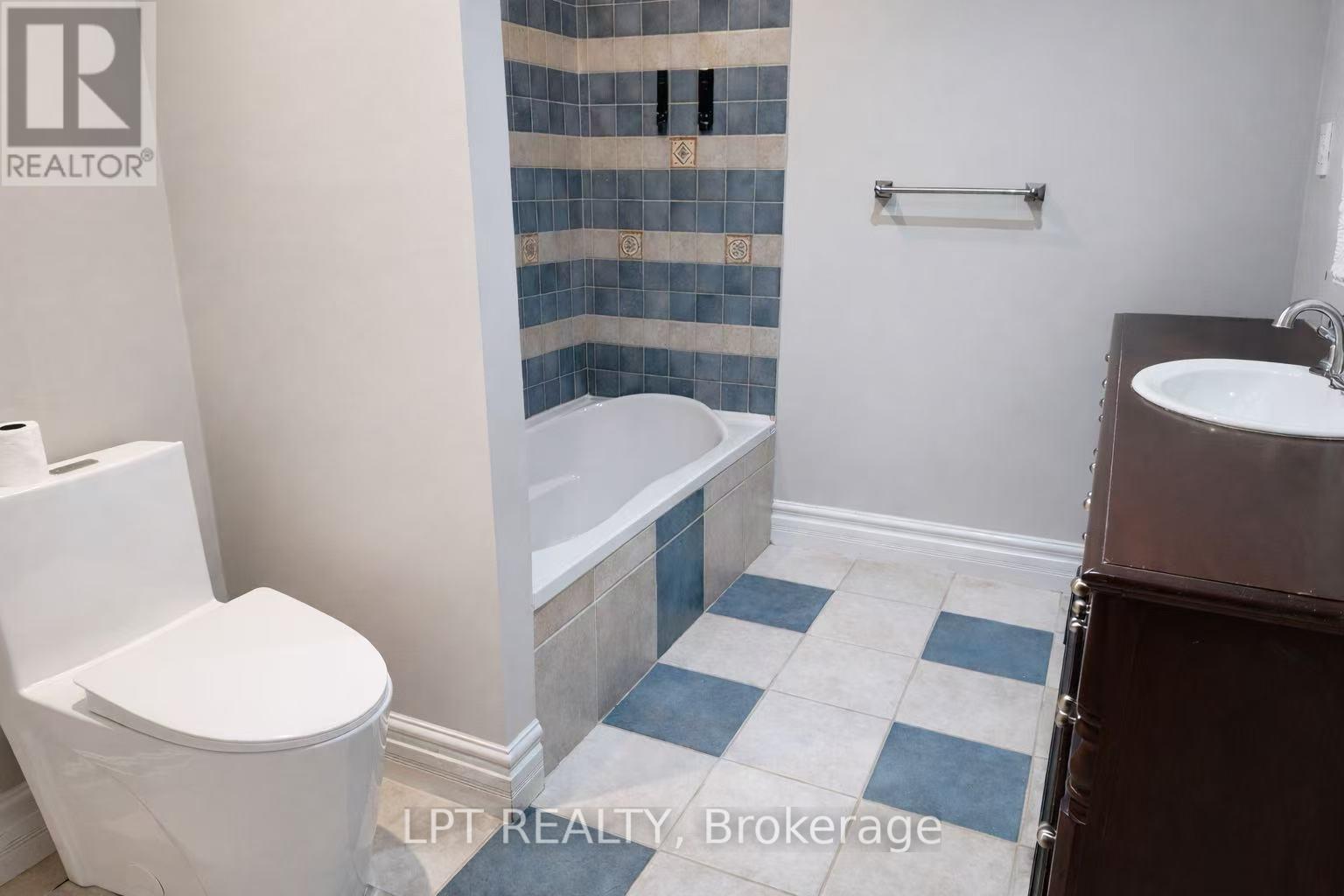 228 PINE COVE ROAD, Burlington (Roseland), Ontario, L7N1W2 — Photo 6