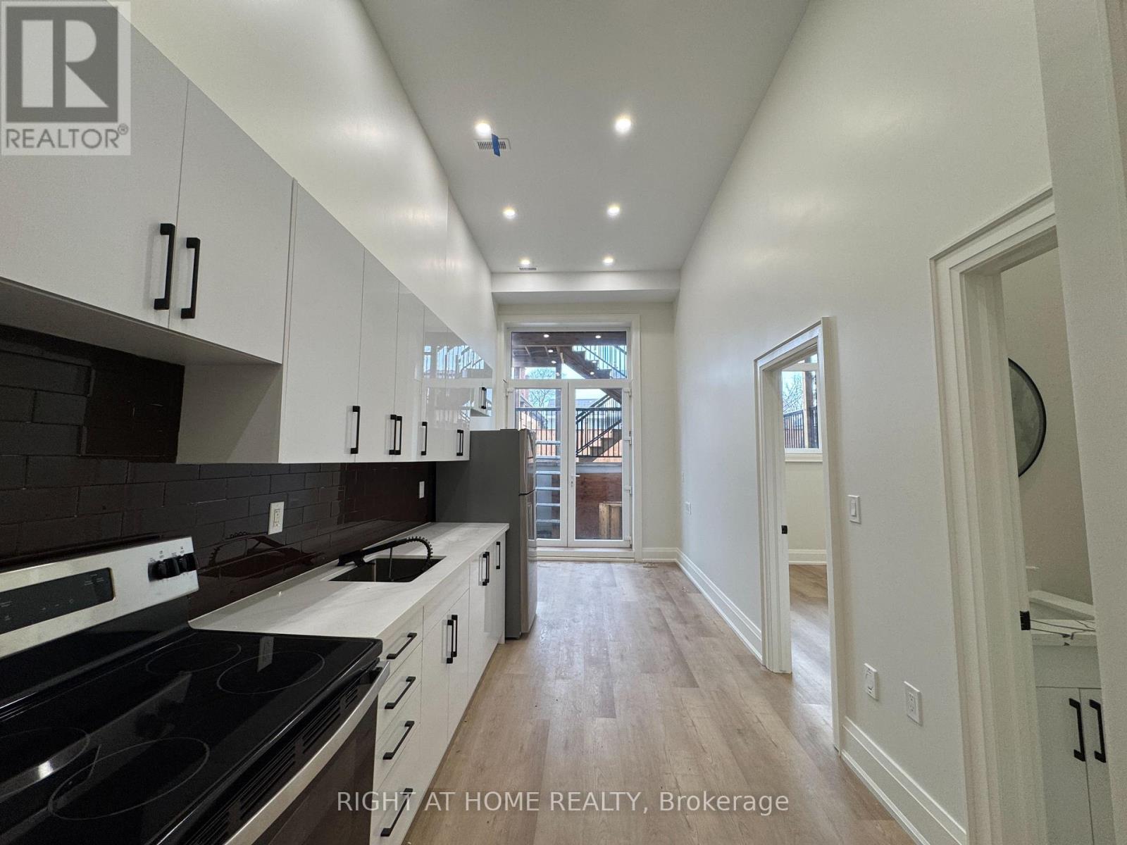 BASEMENT - 66A PITT AVENUE, Toronto (Clairlea-Birchmount), Ontario, M1L2R4 — Photo 4