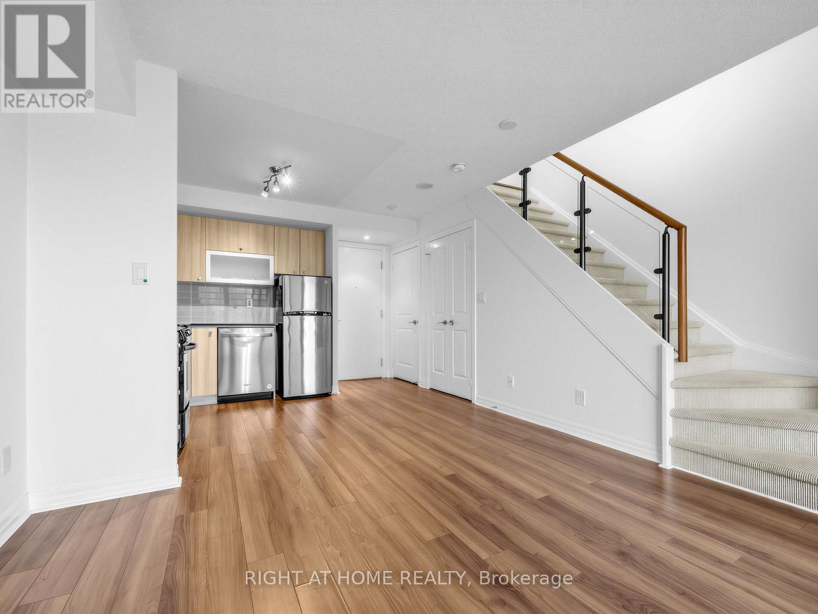 318 - 2015 SHEPPARD AVENUE E, Toronto (Henry Farm), Ontario, M2J0B3 — Photo 14