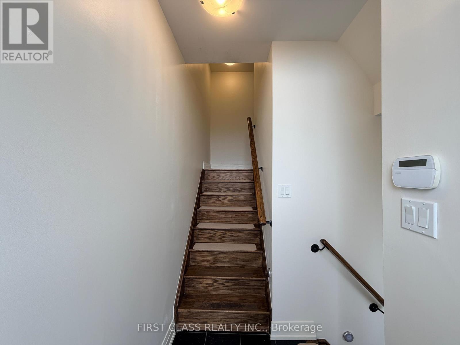 24 TEASEL WAY, Markham (Unionville), Ontario, L3R9S3 — Photo 2